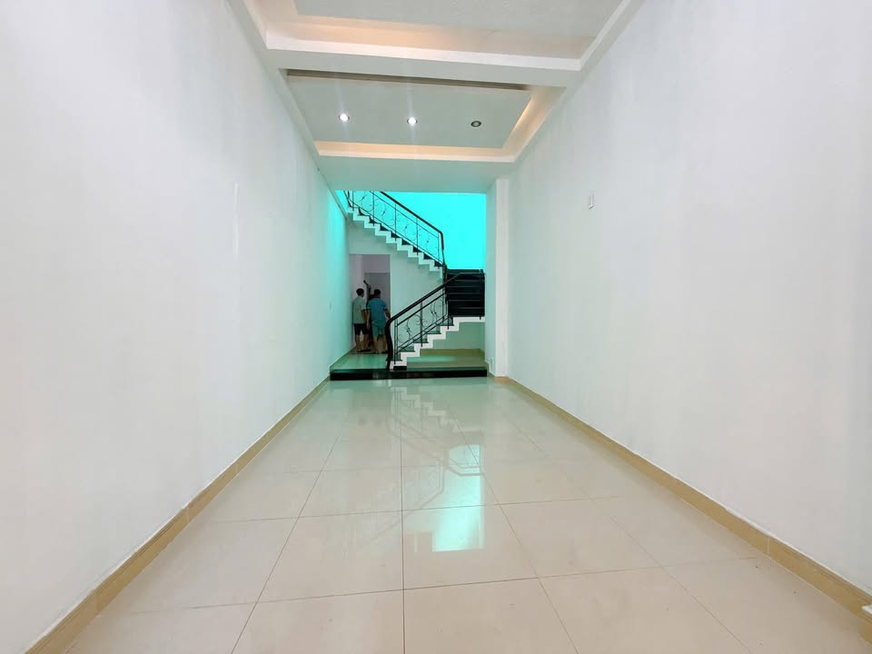 Nhà Phố Nguyễn Lộ Trạch Tân Phú 80m² - Mặt tiền kinh doanh hiệu quả!