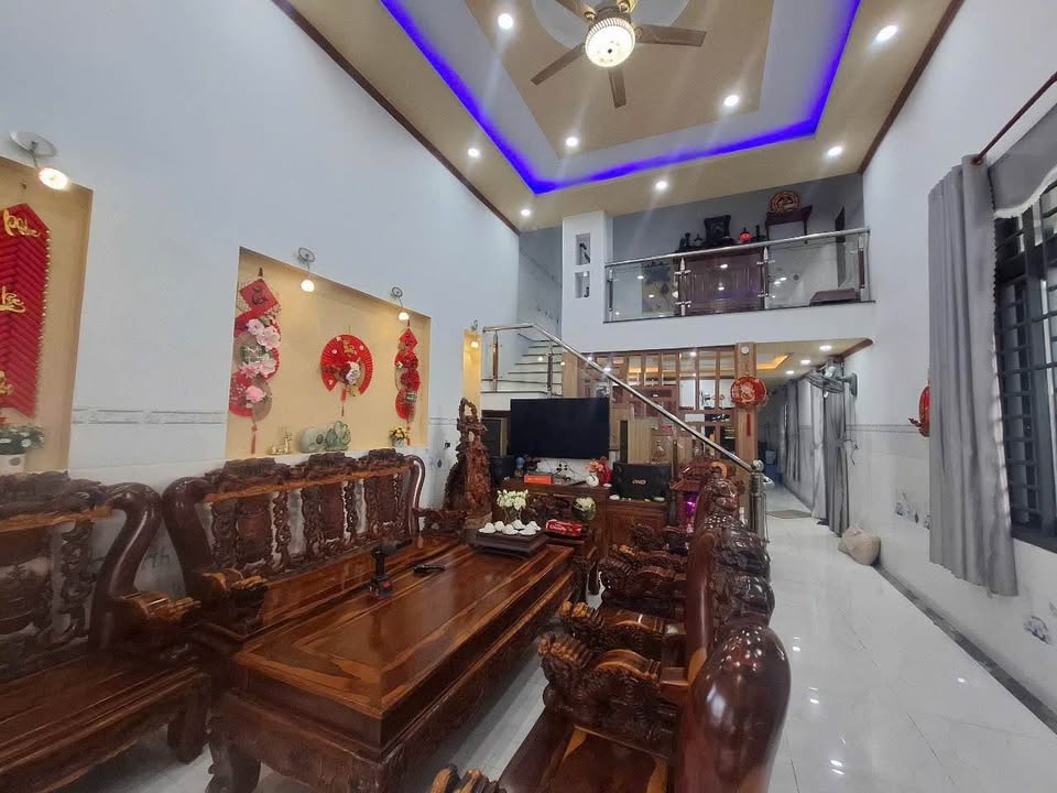 Nhà 188m² Tân Xuân, Đồng Xoài - Sổ Đỏ, Sân Oto Rộng
