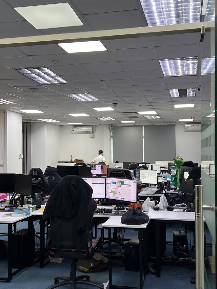 Văn phòng Định Công, Hoàng Mai 610m² - Vị trí trung tâm, sẵn sàng làm việc!