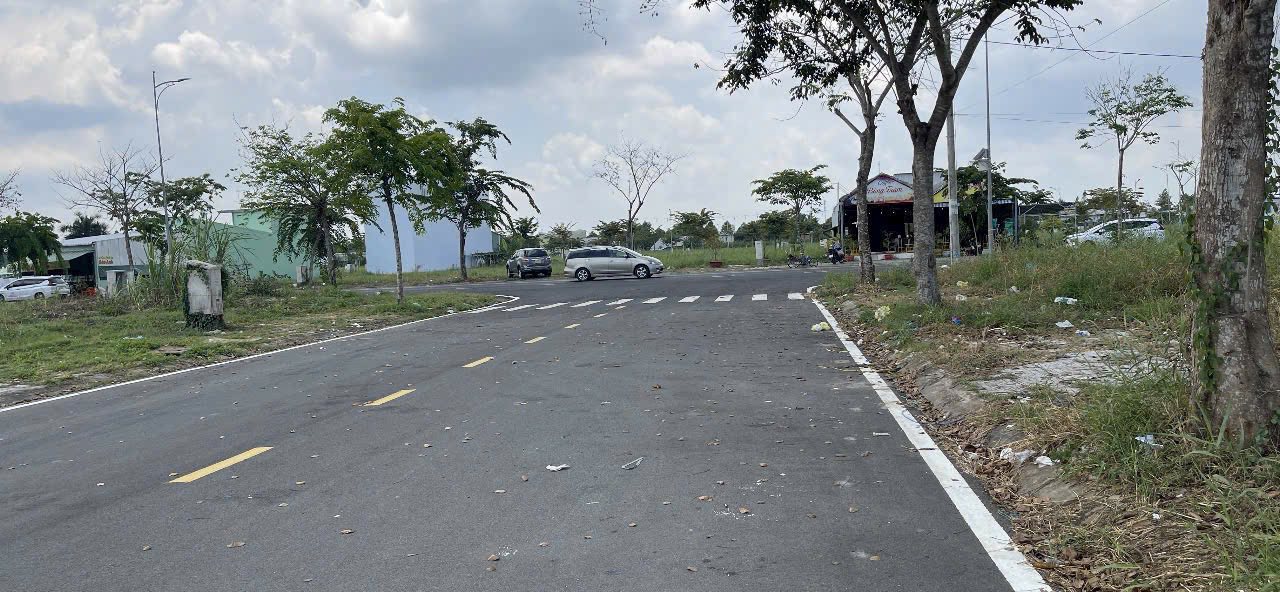 Đất Nền Trung Tâm Cà Mau - 99m² - Sổ Sẵn - Giá 1.9 Tỷ