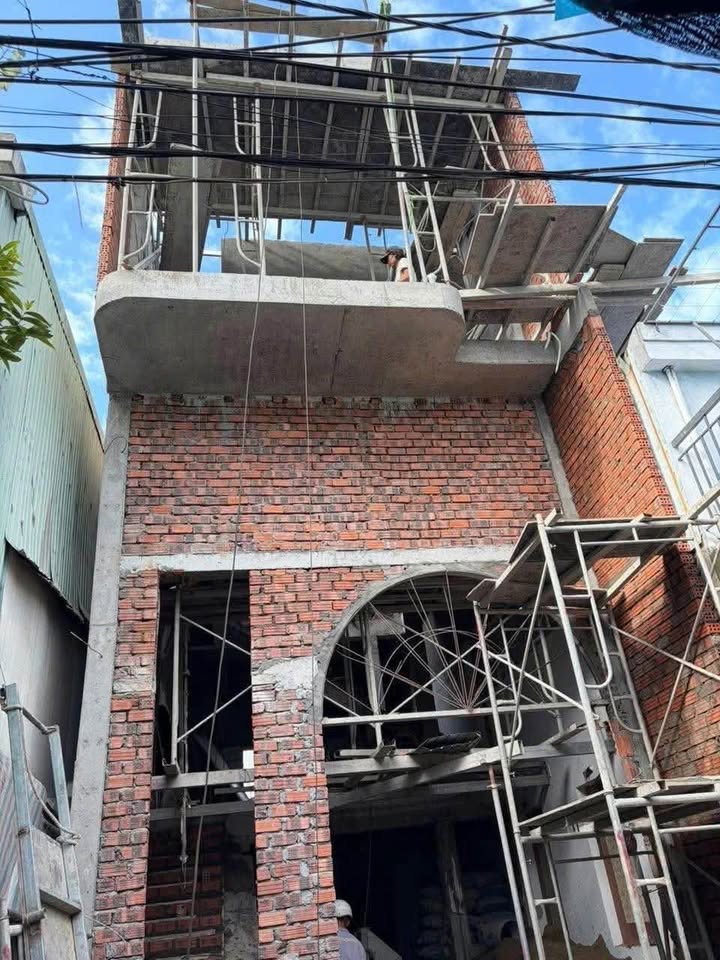 Nhà 60m² Đà Nẵng - 4PN Full Nội Thất, Sân Xe Rộng, Giá Hời 5 Tỷ