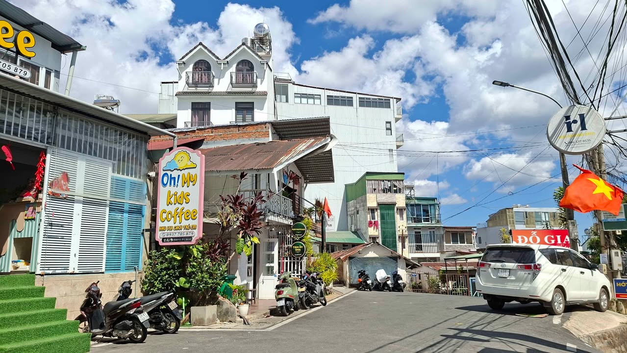 Nhà phố Đà Lạt 103m² giá 12.5 tỷ - Vị trí đắc địa!