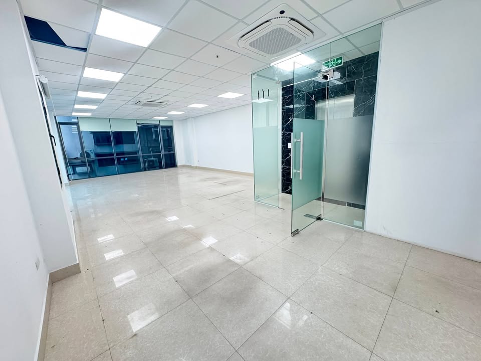 Văn phòng Trương Công Giai Cầu Giấy 40m² - Vị trí trung tâm!