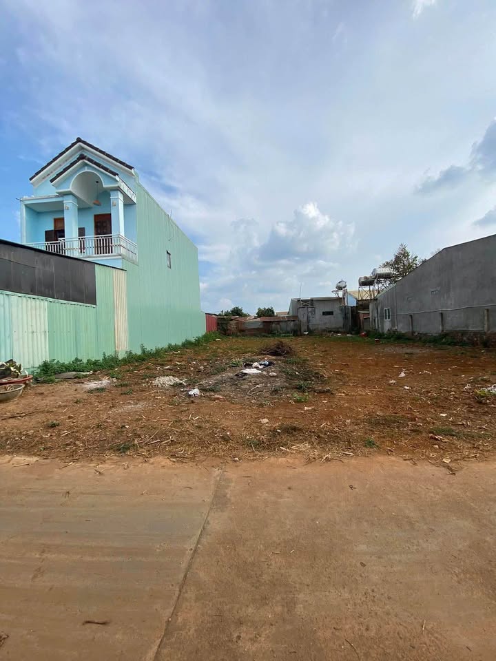 Đất nền Chư Sê 240m² giá 1.75 tỷ - Sổ đỏ chính chủ