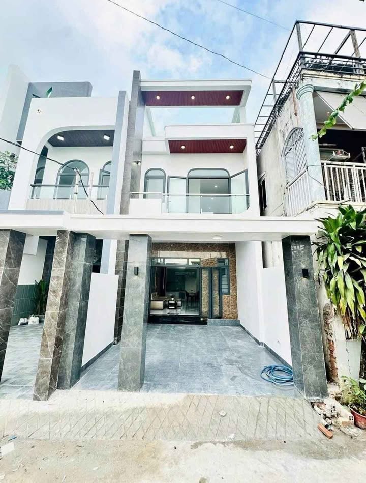 Nhà Tân Uyên 72m² - 1.86 Tỷ | Sổ Hồng Riêng, Vay 6.5% - Sẵn Sàng Vào Ở Ngay!