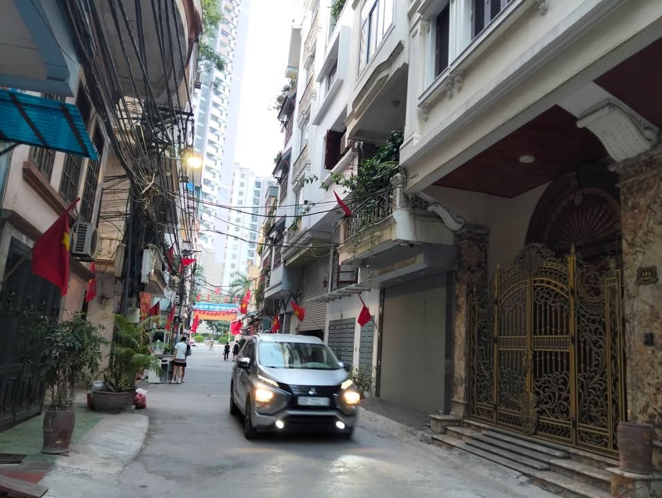 Nhà riêng Tân Mai, 40m² giá 7 triệu - Ô tô vào tận nhà!