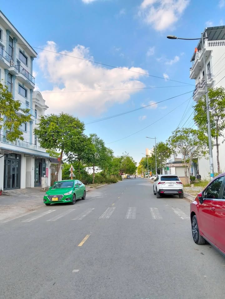 Đất Nền Xuân Hồng, Cần Thơ 100m² - Sổ đỏ chính chủ!