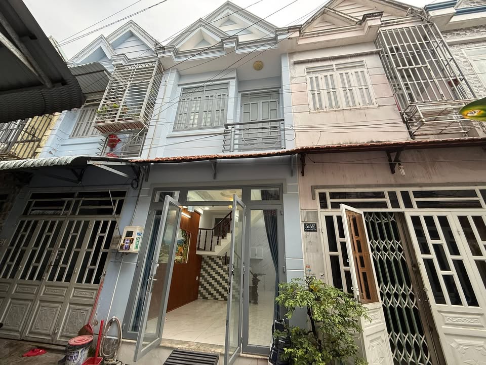 Nhà Hóc Môn 32m² - Hẻm xe hơi, Sổ hồng sẵn!