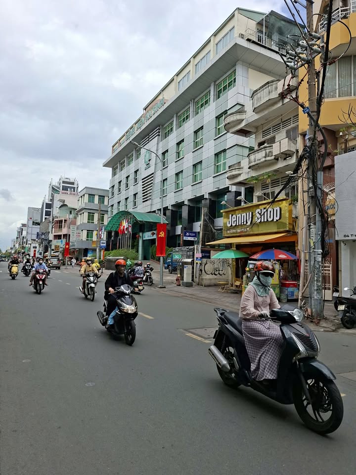 Nhà phố Trần Quang Diệu Phú Nhuận 24m² 6.85 tỷ - Vị trí đắc địa