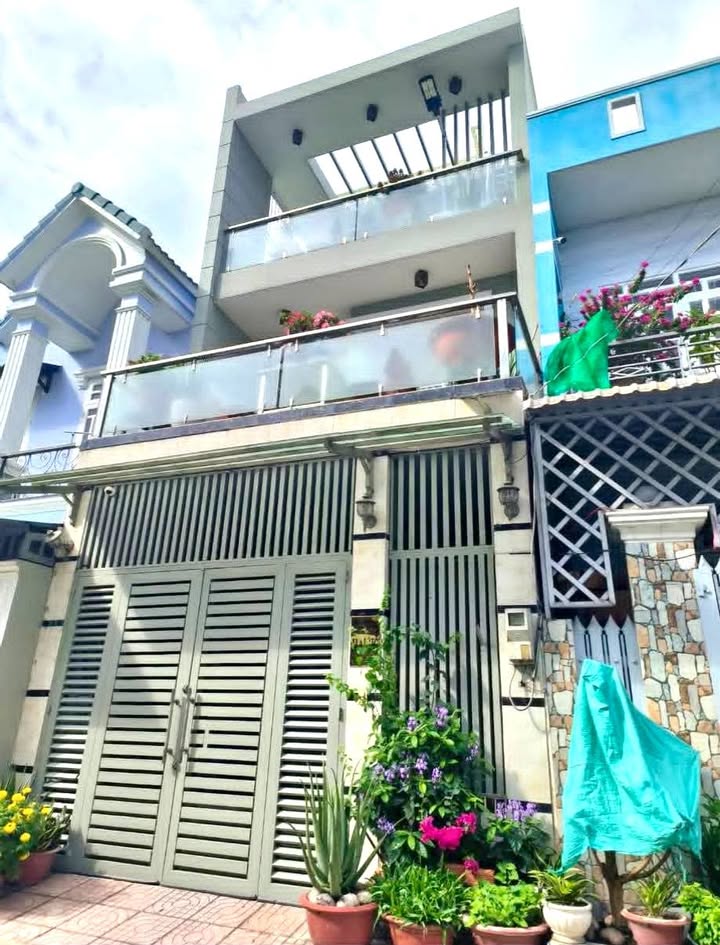 Nhà SHR Hóc Môn 85m² - 3 Lầu, 4PN - Gần Công Viên Nhật Bản