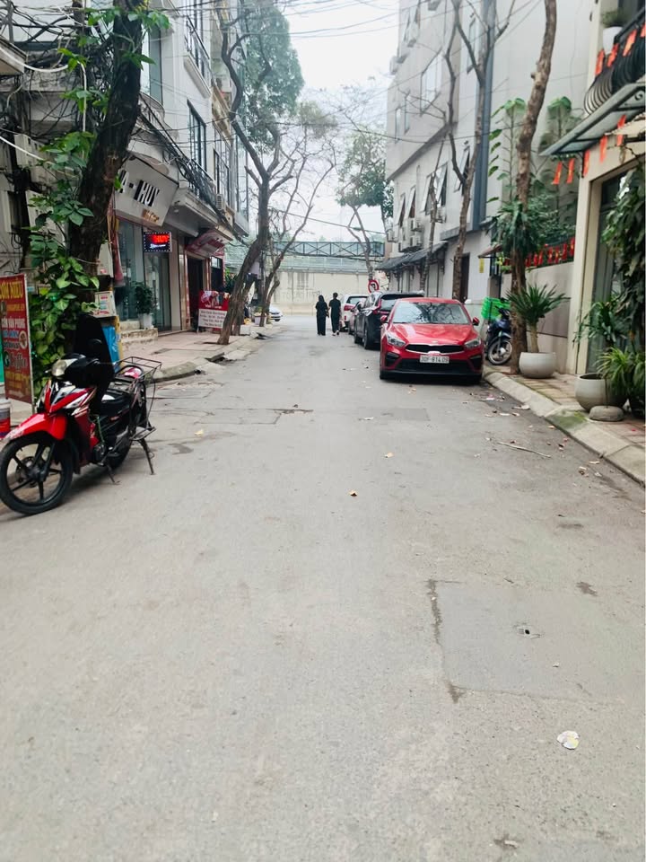 Nhà Phố Kim Mã 30m² 5 Tầng - Kinh Doanh Đỉnh Cao, Ngõ Ô Tô