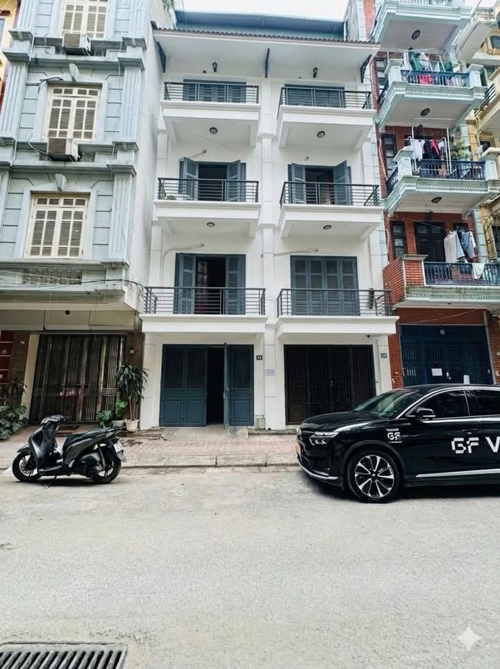 Nhà phố Nguyễn Khánh Toàn 92m² - Mặt tiền kinh doanh đỉnh cao!