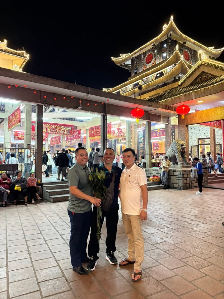 Bán Gấp Townhouse Sơn Trà 250m² - Sát Biển, Giá Đầu Năm