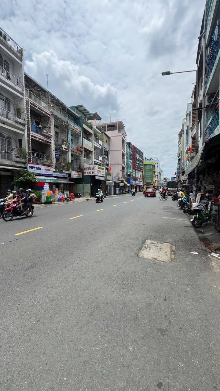 Nhà Phố Kinh Doanh 4 Tầng Mặt Tiền Phạm Đình Hổ, Q6 - 4.65 Tỷ