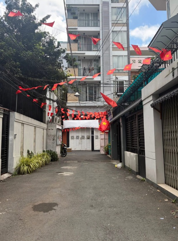 Villa Thủ Đức 208m² giá 13.4 tỷ - Chính chủ bán, hẻm xe hơi!