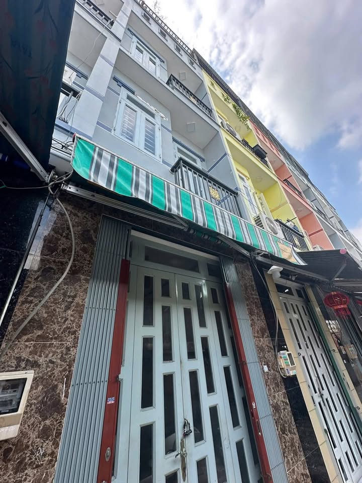 Nhà riêng Hẻm Phạm Thế Hiển Q.8 18m² giá 1.8 tỷ - Sẵn sàng ở ngay!