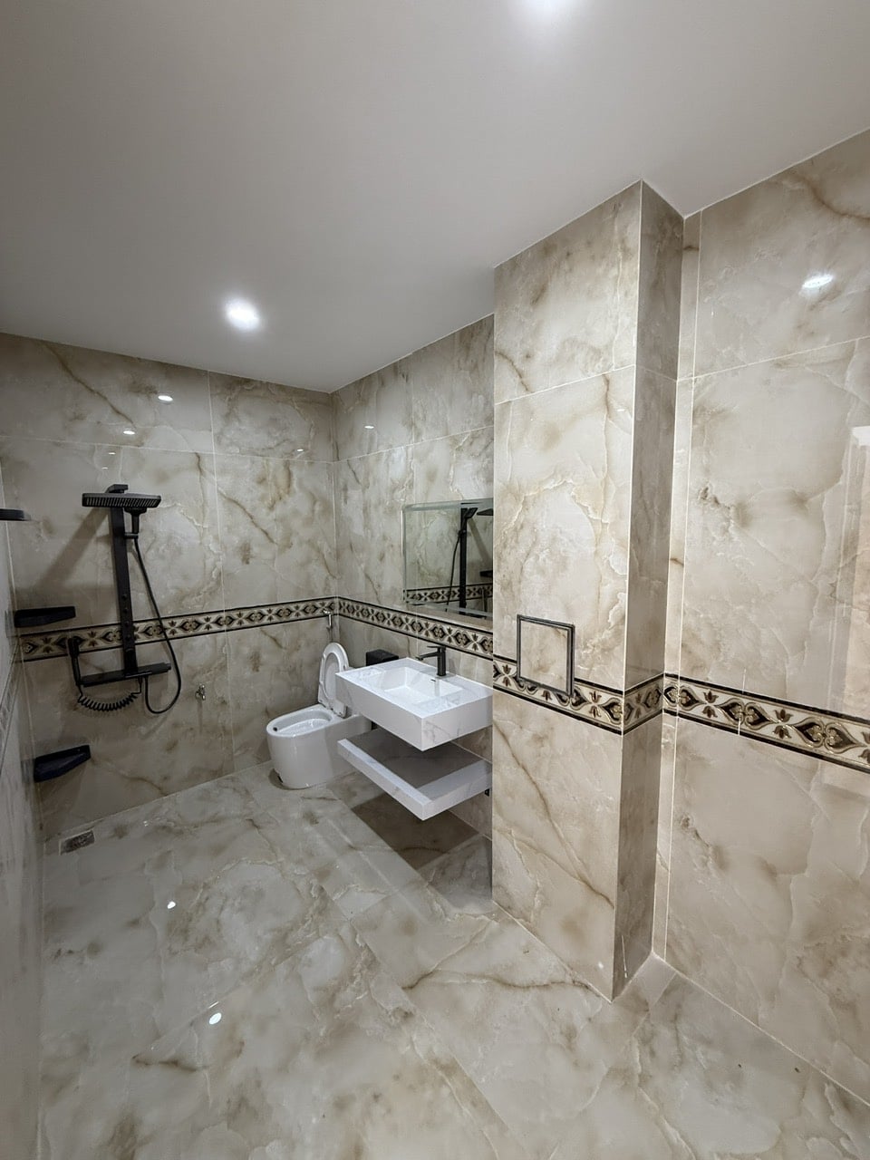 Nhà Phố Thành Phố Cà Phê 126m² 13 tỷ - Mặt Tiền Kinh Doanh Vàng!