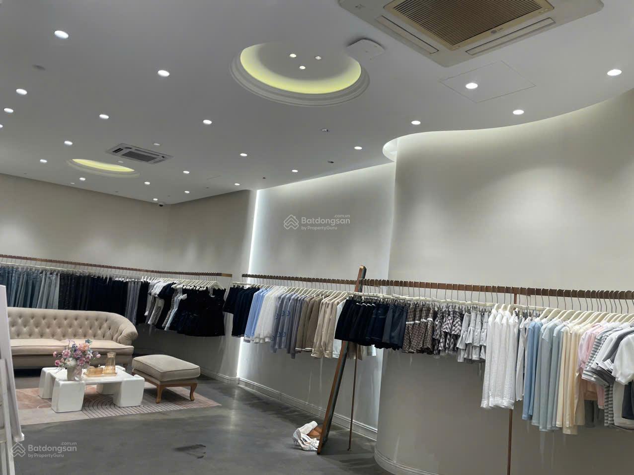 Nhà mặt phố Bà Triệu 70m² – Mặt tiền kinh doanh đắc địa!