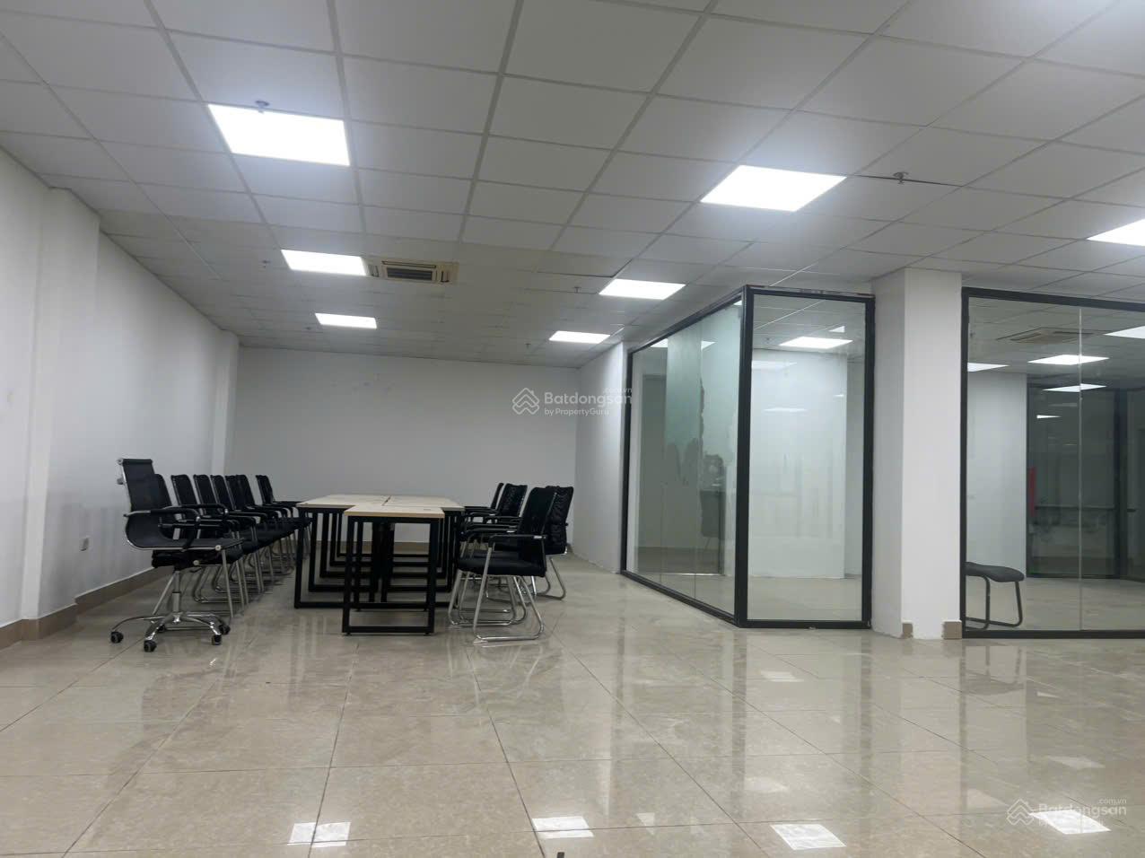 Văn phòng 180m² Trần Thái Tông, Cầu Giấy - Tầng 7, Giá 39 Triệu, Sẵn Sàng Kinh Doanh