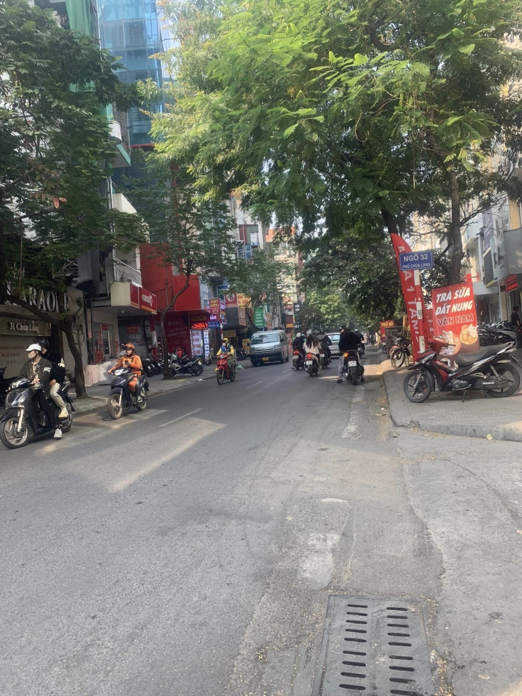 Nhà Phố Chùa Láng 102m² 53.8 Tỷ - Đầu tư sinh lời vượt trội!