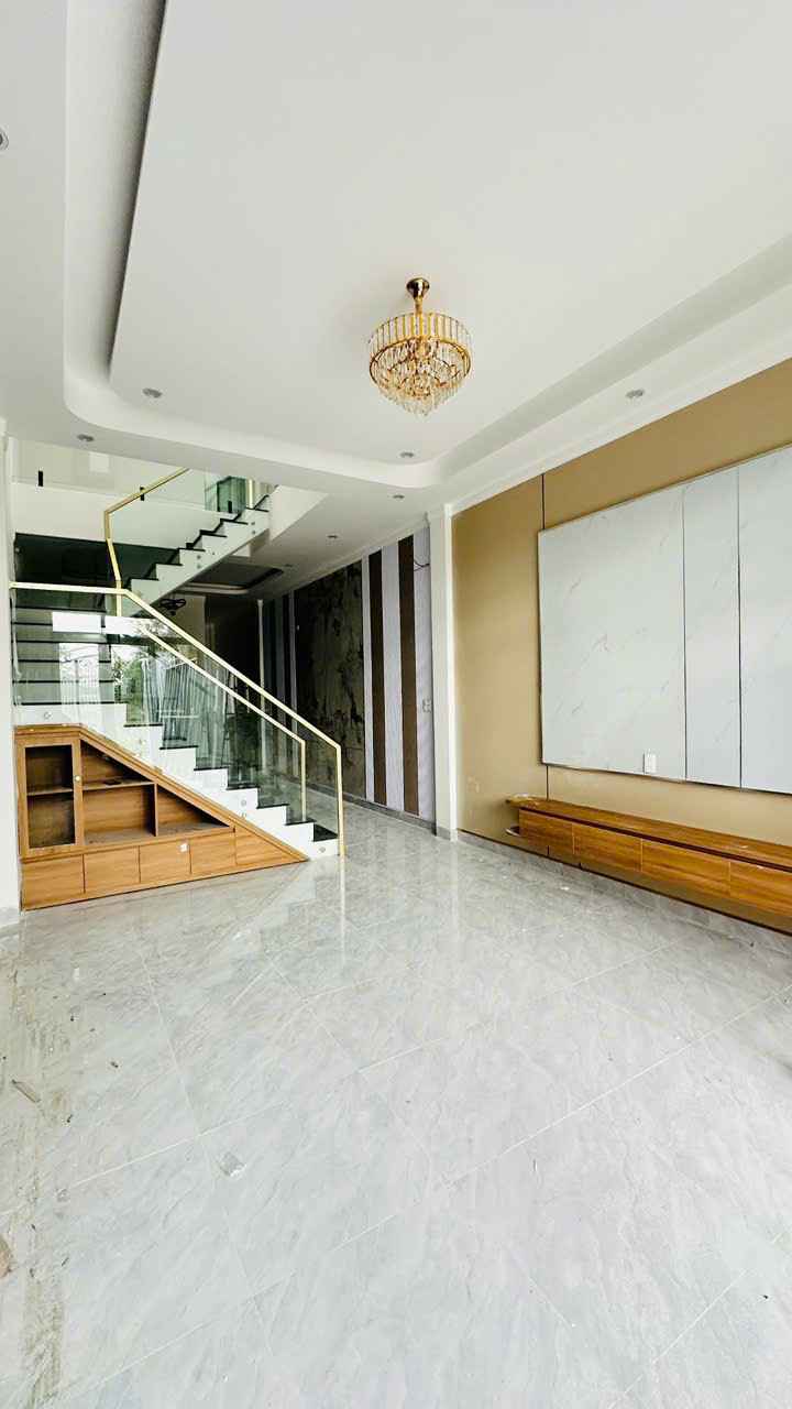 Nhà Lý Thái Tổ Quy Nhơn 100m² 2.39 tỷ - Chính chủ bán