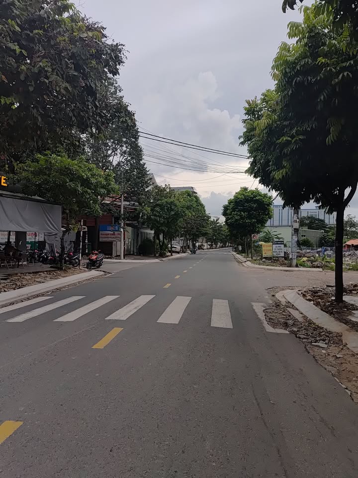 Nhà Phố Mặt Tiền Linh Trung, Thủ Đức 82m² - Kinh doanh Đắc địa!