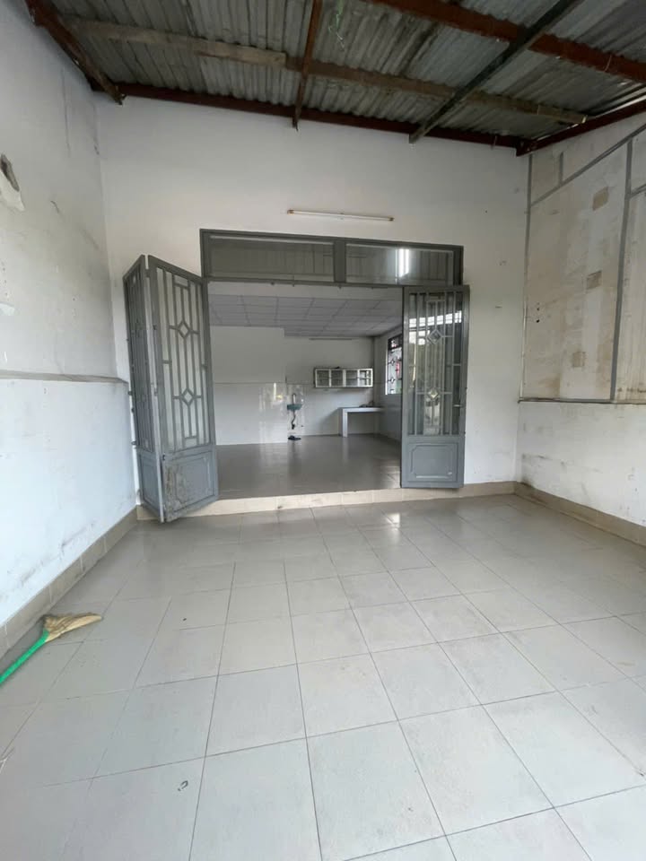 Nhà Nguyên Căn Kênh 19/5 Tân Phú - 50m² Giá 8 Triệu - Sẵn Sàng Ở Ngay