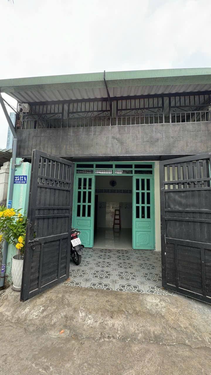 Nhà Dĩ An 50m² chỉ 1.95 tỷ - Giá tốt hiếm có, ô tô vào nhà!