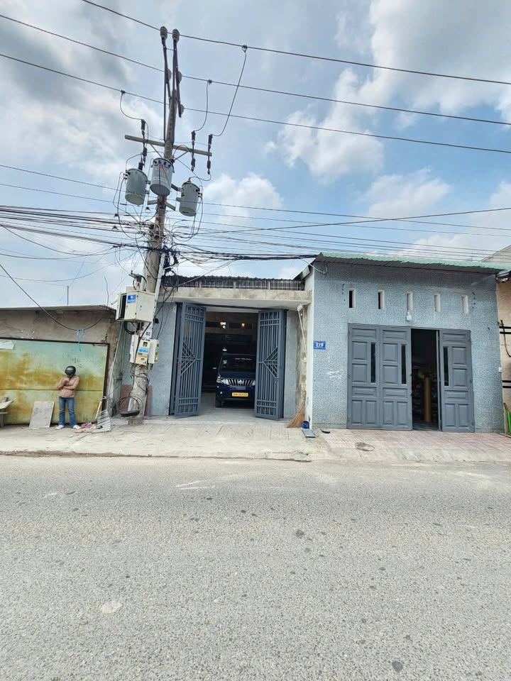 Nhà Phố Tân Đông Hiệp Dĩ An 5.2 tỷ - Mặt tiền kinh doanh đắc địa!