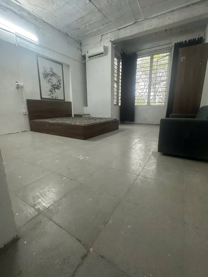 Cho thuê phòng KĐT Văn Phú, Hà Đông - Ban công thoáng, đủ đồ, giá tốt