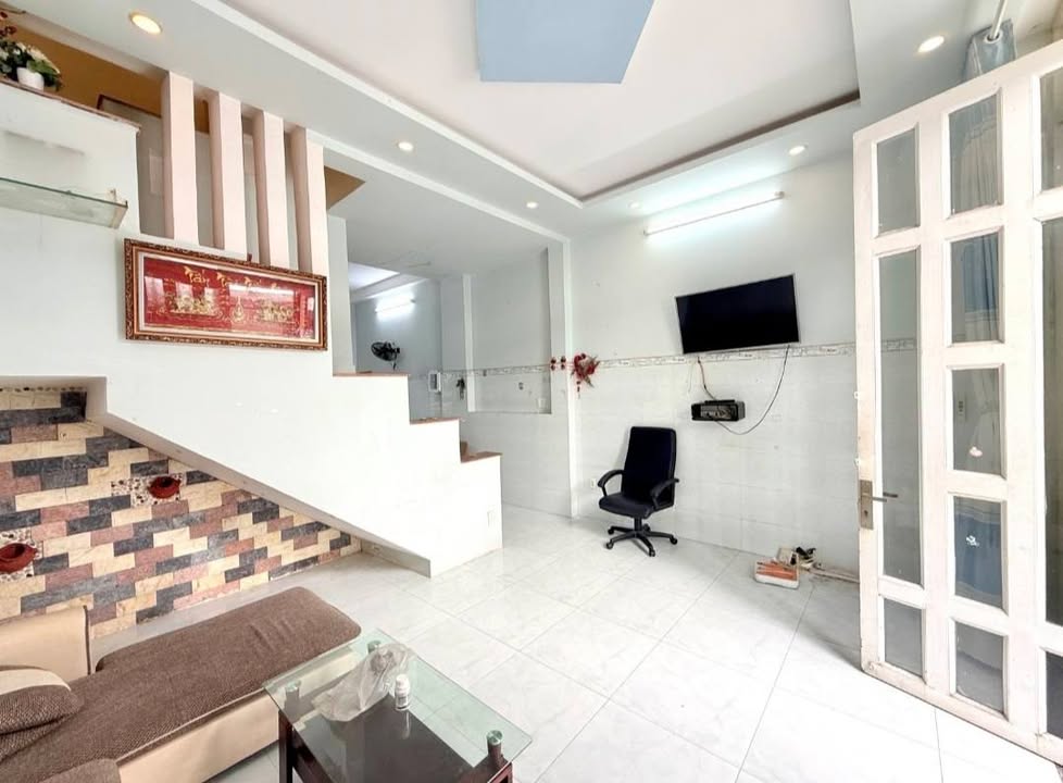 Nhà Phân Lô Đường Cây Keo Tam Phú 52m² HXH Giá 6.1 Tỷ