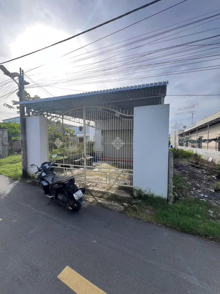 Bán nhà sát Đầm Cam Ranh 210m² giá 3 tỷ - Sổ đỏ chính chủ