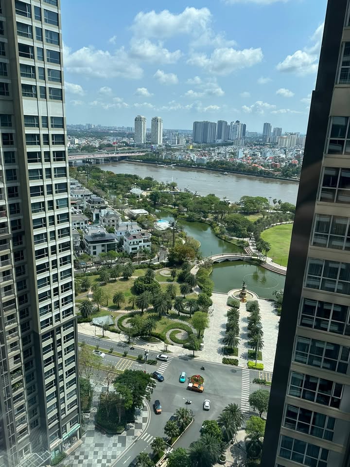 Cho thuê căn hộ Vinhomes Central Park 2PN, view công viên, full nội thất