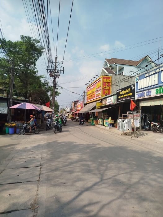 Nhà Phố Tân Uyên 160m² - Mặt tiền kinh doanh đắc địa!