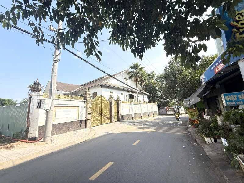 Bán nhà mặt tiền đường 182 Thủ Đức 138m² giá 9.9 tỷ - Vị trí đắc địa