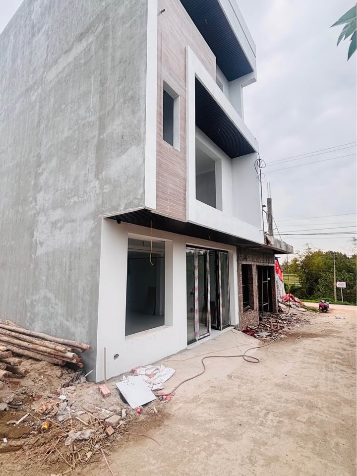 Nhà Riêng Thịnh Đán, Thái Nguyên 180m² giá 2.7 Tỷ - Ô tô vào tận nhà!