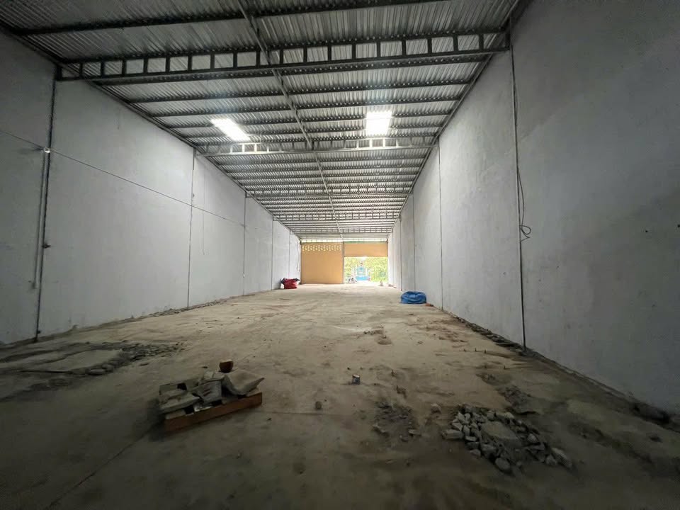 Kho/Xưởng Đức Hòa 500m² Long An - Container thoải 24/7!