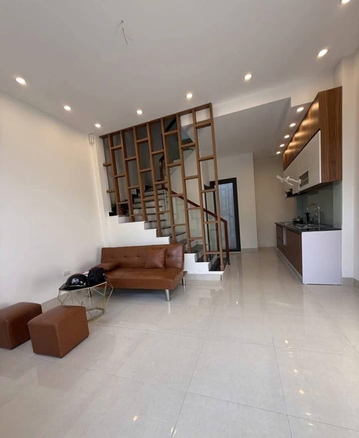 Nhà 3 Tầng Mỹ Hào 43m² - Gần Chợ, Trường, KCN - Chỉ Hơn 1 Tỷ