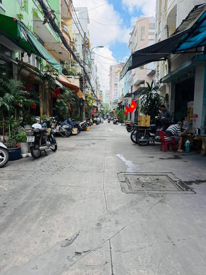 Nhà riêng Quận 11 30m² hơn 5 tỷ - Ô tô vào tận nhà!