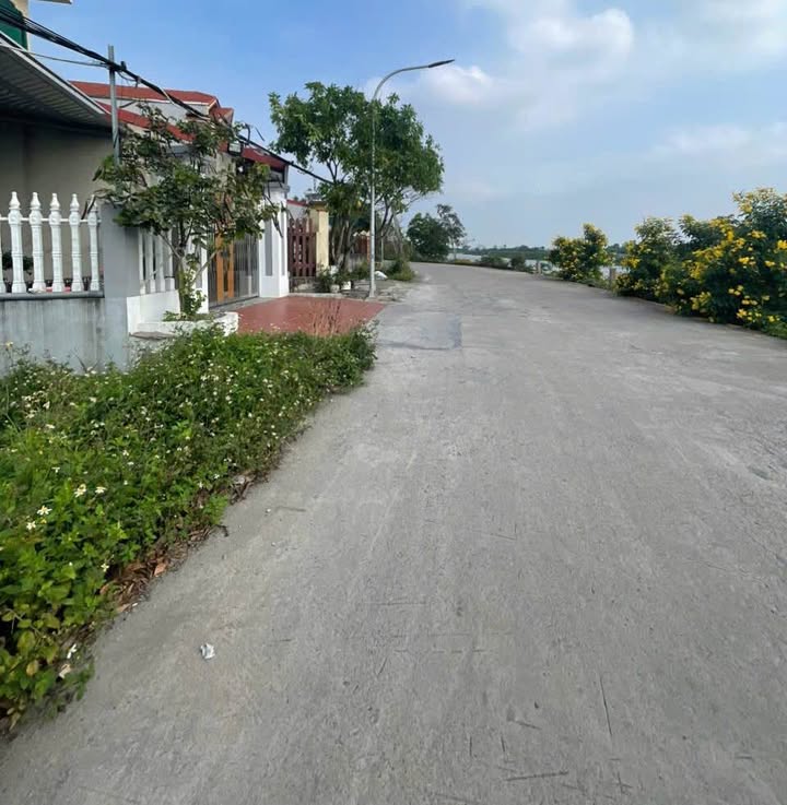 Nhà Mặt Tiền Kinh Doanh Phú Xuyên 58.1m² - Sổ Đô Thị Giá 2.2 Tỷ