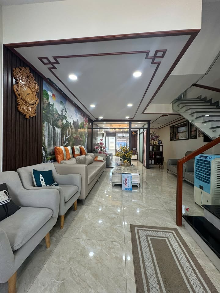 Nhà 3 Tầng Hòa Xuân Đà Nẵng - 100m² - Giá 7.2 Tỷ - Sẵn Sàng Vào Ở Ngay