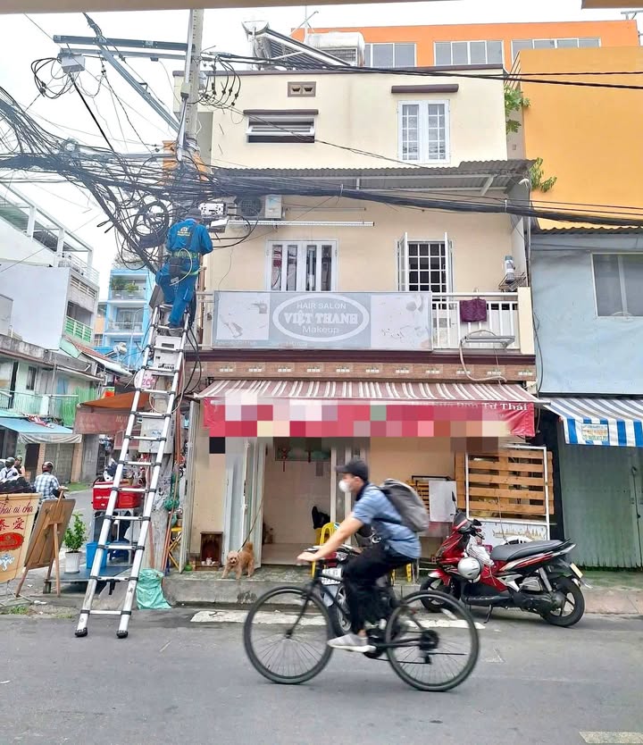 Nhà Mặt Tiền Kinh Doanh Ỷ Lan, Tân Phú - 10m², 2.4 Tỷ, Sổ Hồng Sẵn