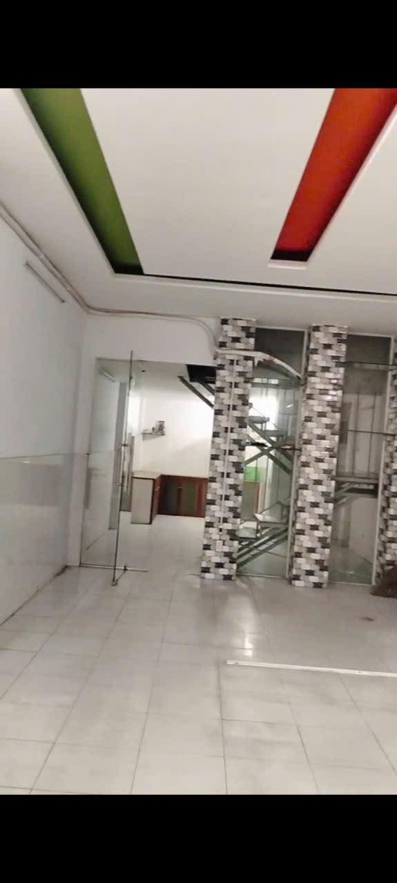 Nhà Mặt Tiền Cư Xá Lữ Gia Q11 – Vị trí vàng, kinh doanh ngay!