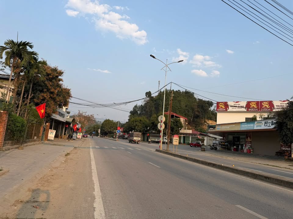 Đất nền QL70 Lào Cai 180m² - Giá 950 triệu, Sổ hồng ngay!