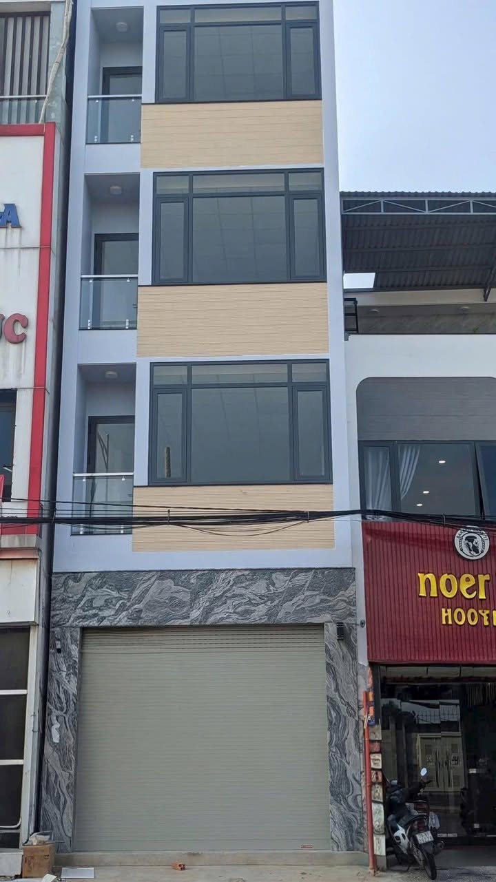 Mặt Tiền Kinh Doanh Sầm Uất Thủ Đức - 67m² - 27 Triệu/Tháng