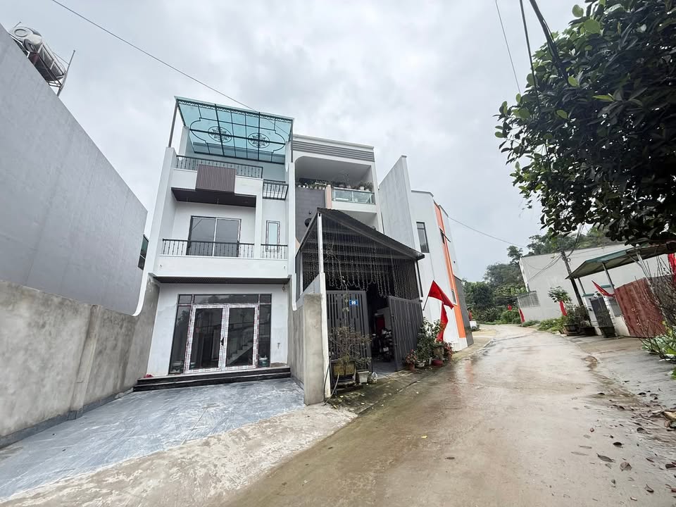 Bán Nhà 3 Tầng Trung Tâm Yên Bái - 129m² Sổ Đỏ Chính Chủ