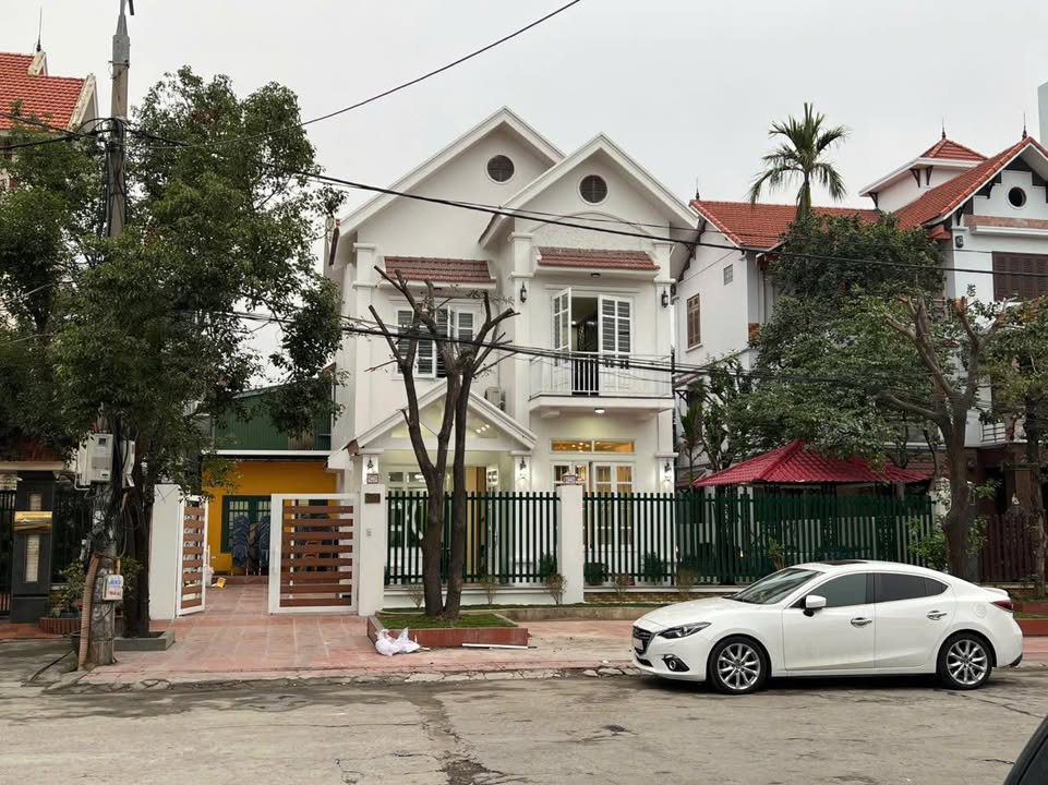 Biệt thự Hạ Long 300m² - Vị trí đẹp, đường lớn