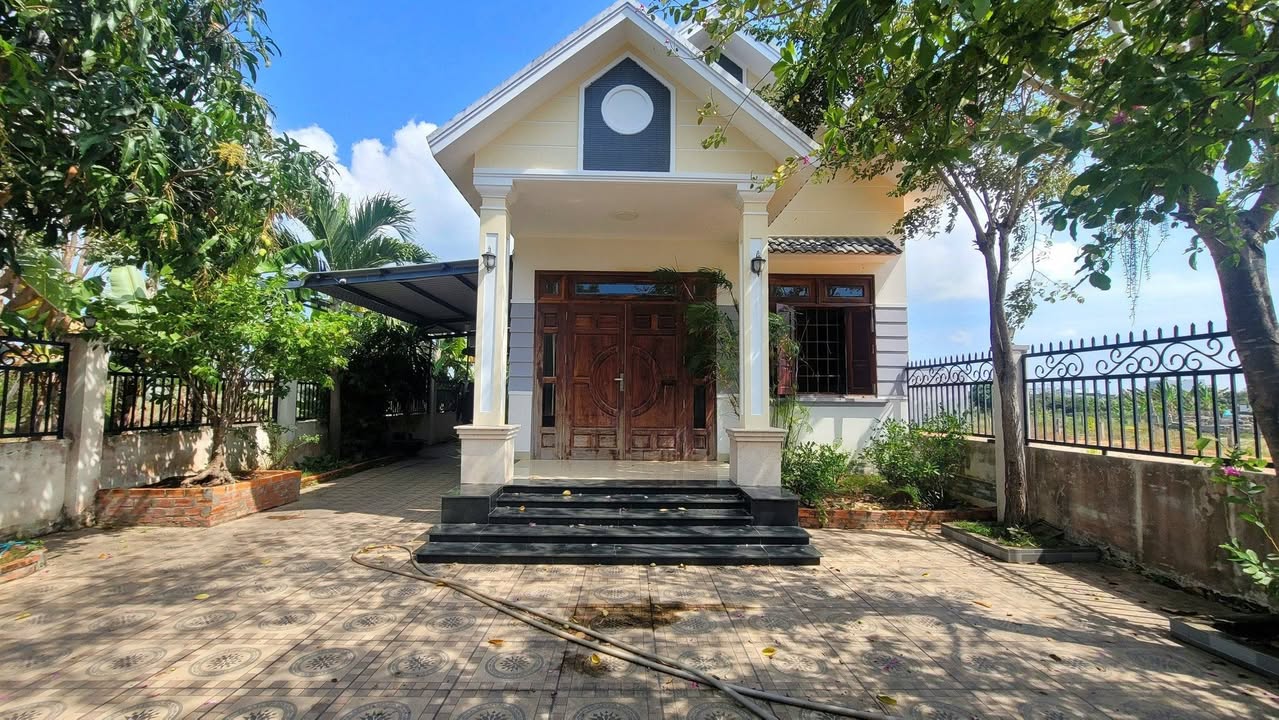 Bán Nhà Mái Thái Phong Nẫm 360m² - Sân Vườn Rộng, Ô Tô Tận Nơi