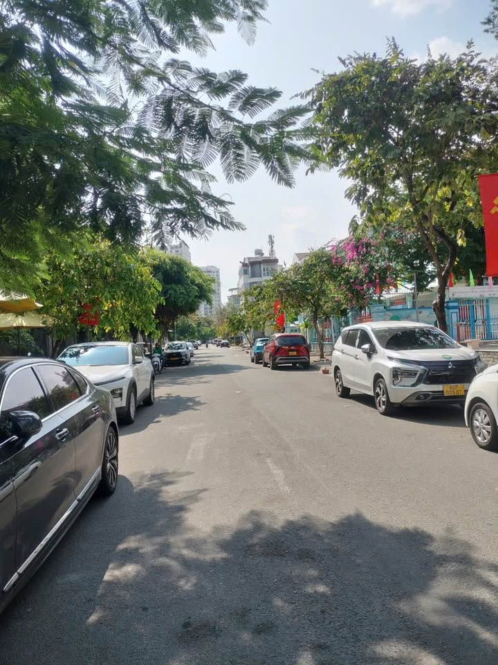 Nhà Mặt Tiền Kinh Doanh 80m² Q7, Giá 35 Triệu/Tháng - Có Thang Máy, Sẵn Sàng Đón Doanh Nghiệp