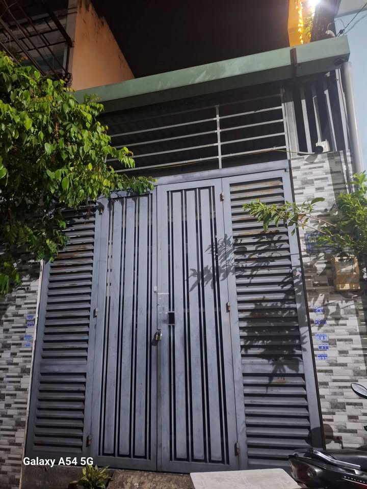 Cho thuê nhà đẹp Nguyễn Ảnh Thủ, Q12 - 64m², 2PN, Giá 5.5 triệu/tháng